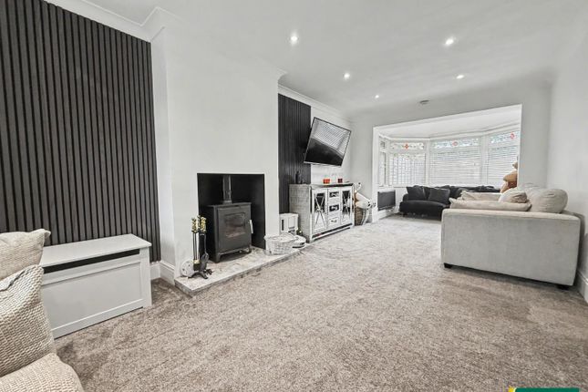 23, Cedrus Court, Northampton photo 2