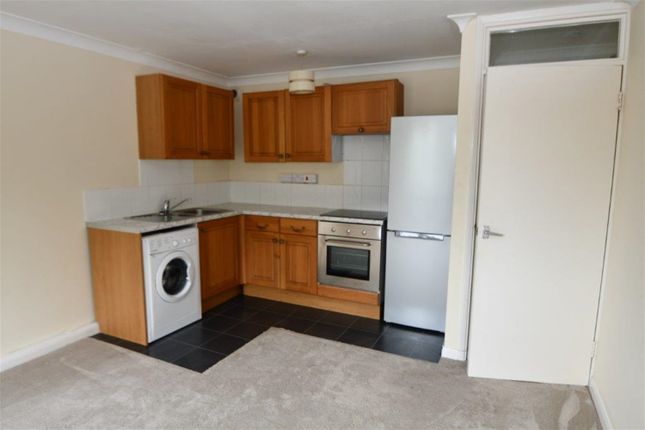 Fairlands Avenue Fairlands Guildford GU3 3 Bedroom Flat To Rent fairlands-avenue-fairlands-guildford-gu3-3-bedroom-flat-to-rent