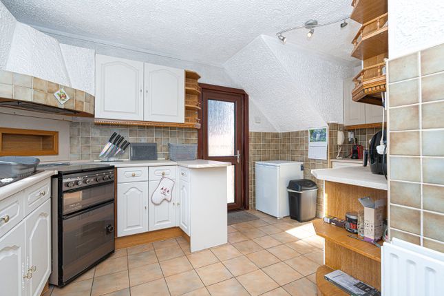 39, Dalbeath Crescent, Cowdenbeath photo 4