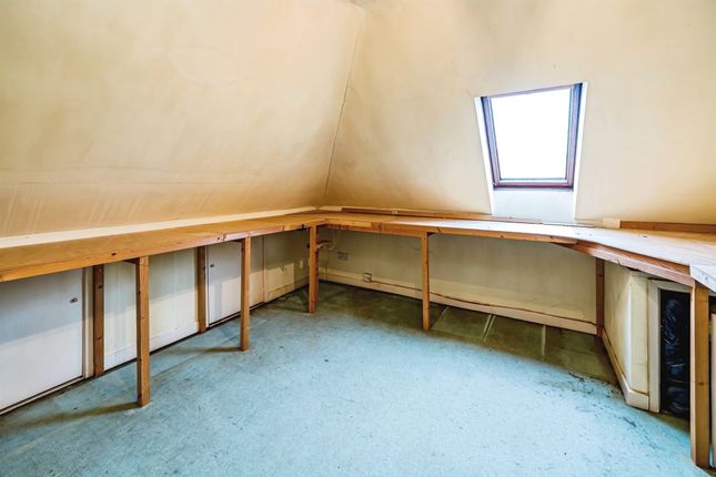 4, Walnut Tree Court, Pitts Close, Aylesbury photo 4