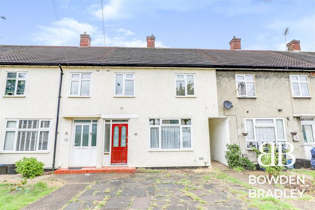 3 bed property for sale in Arrowsmith Road, Chigwell IG7