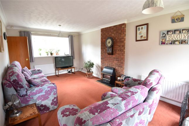18, Wharfedale Crescent, Worcestershire photo 4
