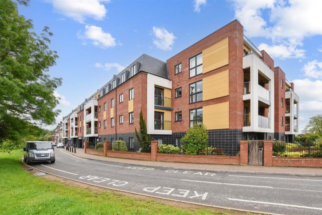 Flat for sale in Landmark Place, Moorfield Road, Middlesex