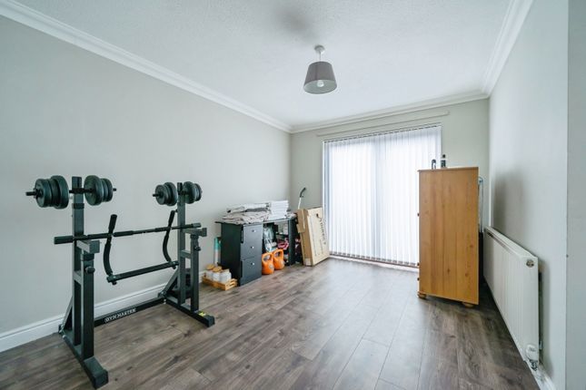 17, Newton-le-Willows photo 4