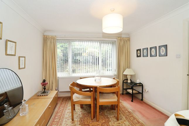14, Camperly Close, Pontypridd photo 4