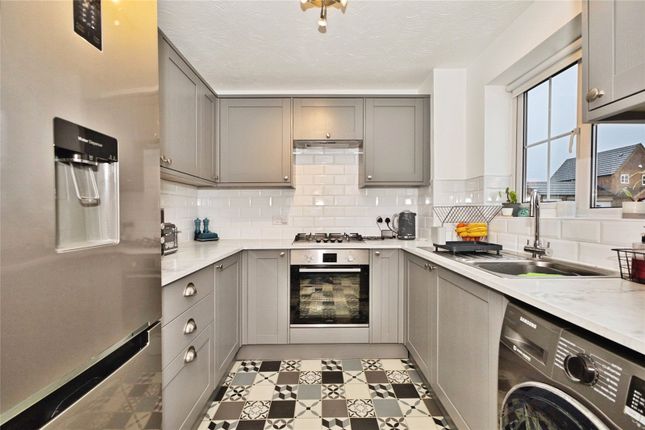 33, Glastonbury Court, Somerset photo 2