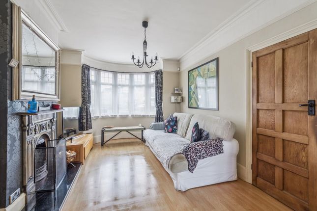 103 Herkomer Road, Bushey photo 3
