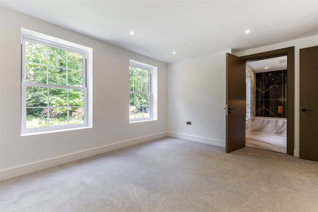 Flat 1, Fairfield Lodge, 32, Green Lane, Surrey photo 4