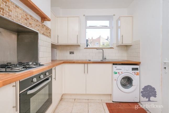 Detached house to rent in Spencer Road, Mitcham Junction, Mitcham