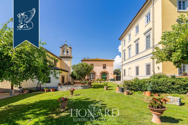 Villa for sale in Lucca, Lucca, Toscana