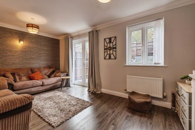 37, Devonshire Rise, Tiverton photo 2