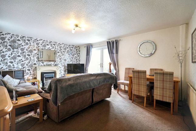 97, Newlands Gardens, Workington photo 4