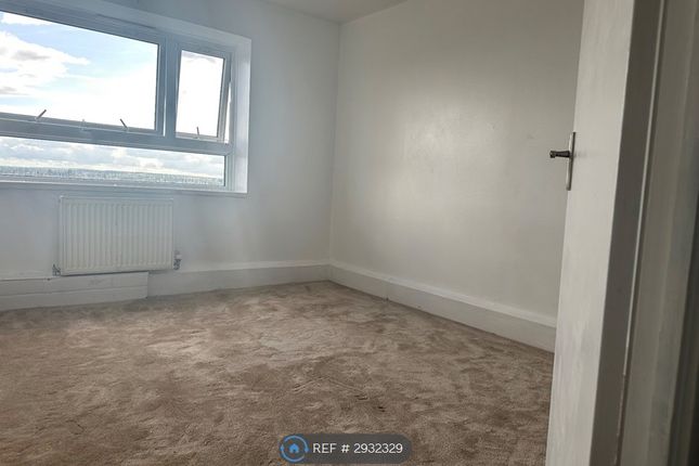 Flat, Orchard House Northend Road, Erith photo 5