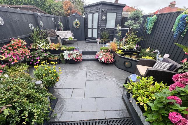 42 Marsh Way, High Peak photo 2