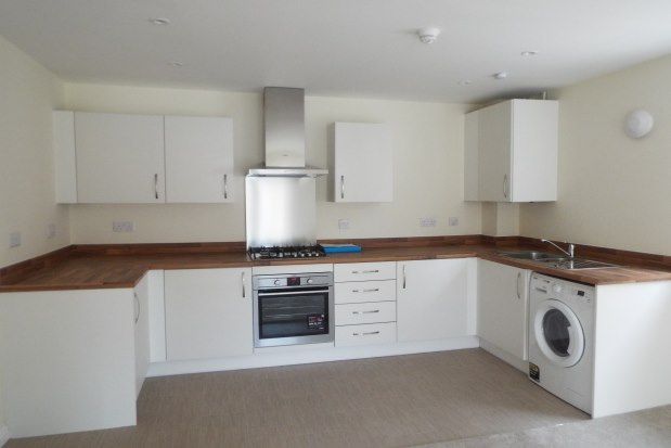 Flat to rent in 18 Hulse Road, Southampton