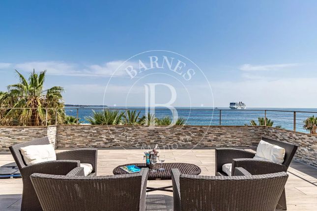 Duplex for sale in Cannes, Suquet, 06400, France