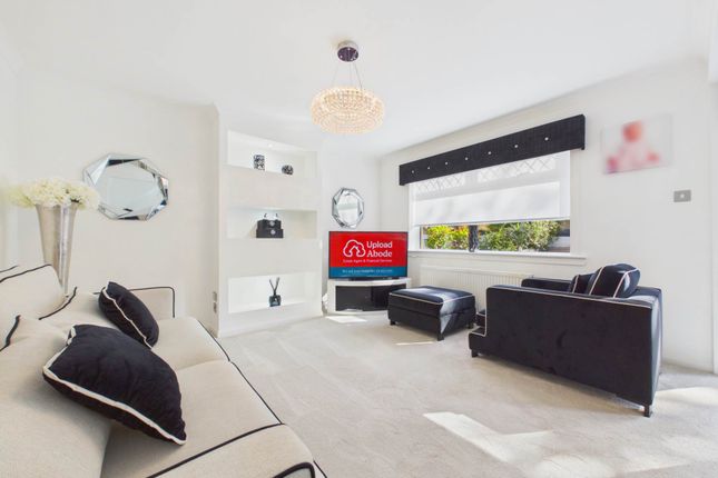 21, Ness Drive, Glasgow photo 2