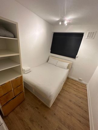 Flat to rent in Green Lanes, London