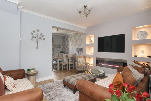 17, Cowbridge Road, Pontyclun photo 3