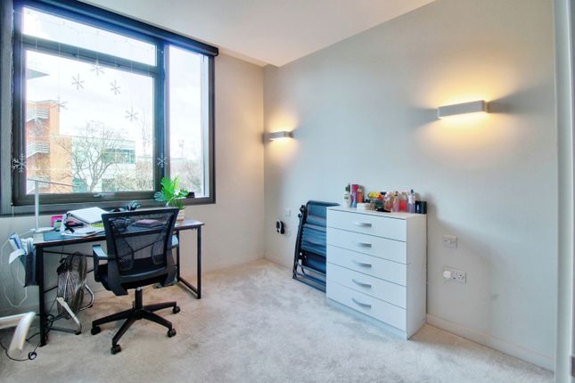 Flat for sale in Wokingham Road, Binfield, Bracknell