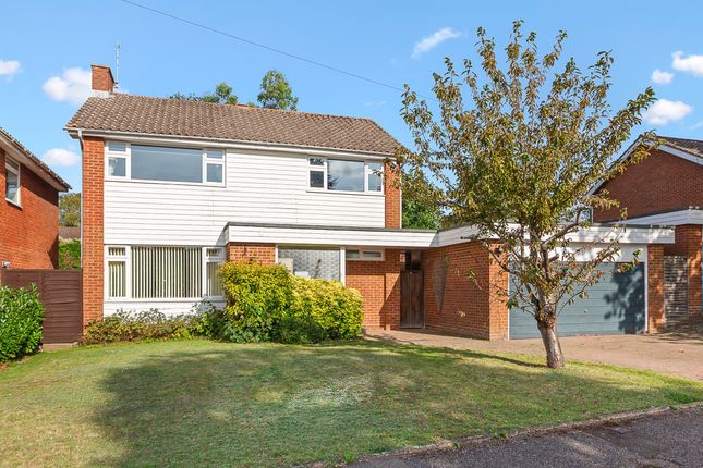 Thumbnail Detached house to rent in Barrett Road, Fetcham, Surrey