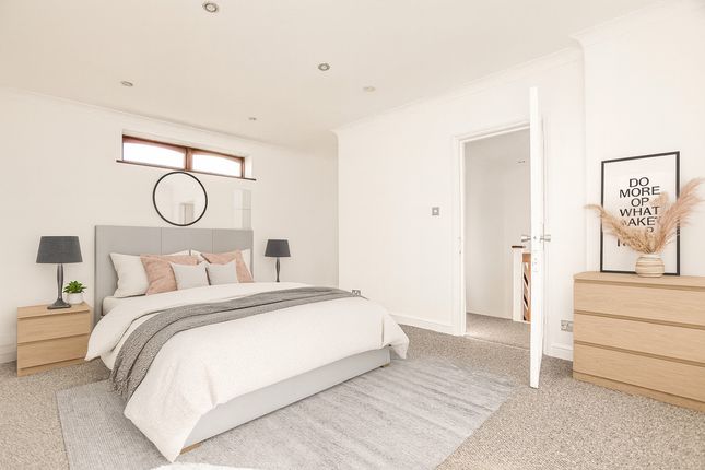 1, Epcot Mews, Pember Road, London photo 2