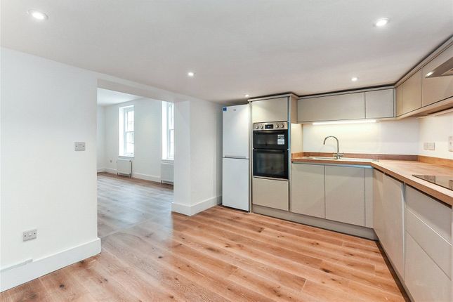 Flat 1, 70, High Street, Alton photo 3