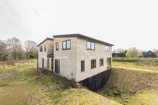 West House, Crackerbarrel Farm, Beare Green, Dorking photo 3