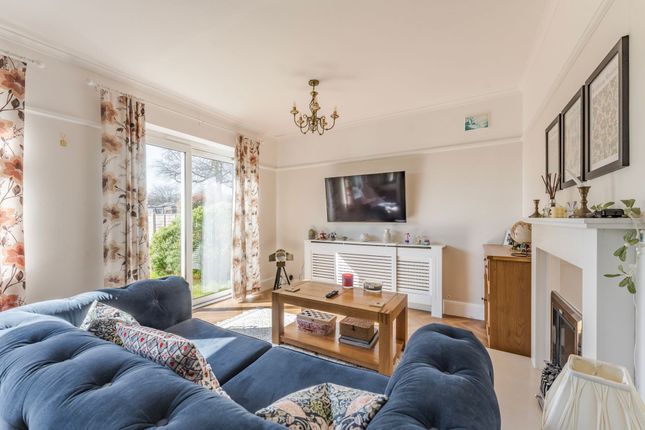 18 Whites Lane, Lowestoft photo 3