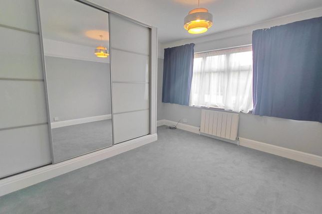 46, Friern Barnet Lane, London photo 5