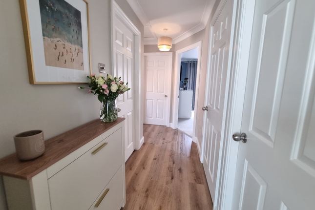 5, Ellis Close, Manor Park, Hull photo 3