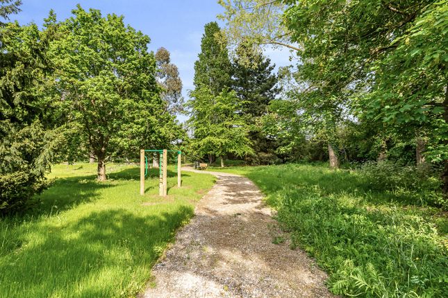 Flat for sale in Huntercombe Walk, Huntercombe Park, Taplow, Maidenhead
