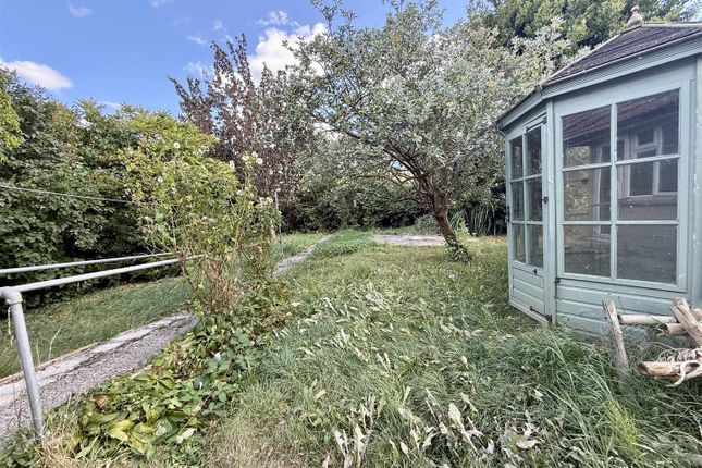 25, Wessex Road, Chippenham photo 3