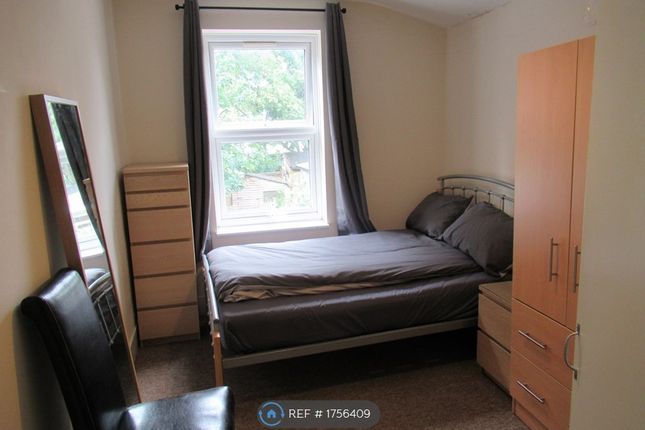 Thumbnail Room to rent in Claremont Road, London