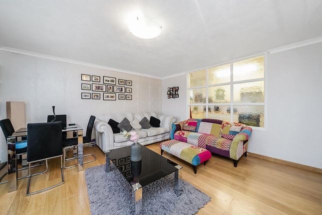Flat for sale in Gordon Road, North Chingford