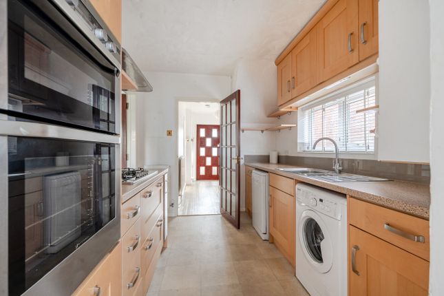 109, Narbeth Drive, Buckinghamshire photo 2