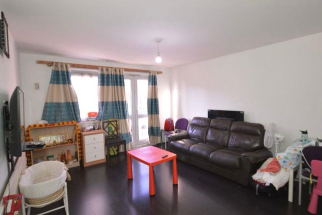 1-bed flat on 88, Cleves Road, London, £240,000