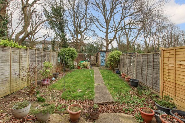 18, Hidalgo Court, Hemel Hempstead photo 3