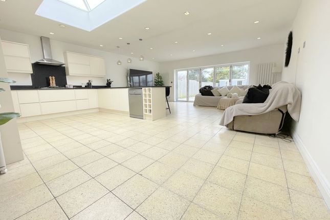 65, Harwich Road, Clacton-On-Sea photo 3