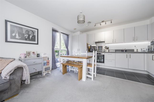 Flat 8, Waddington House, Barnes Wallis Way, Bricket Wood photo 4