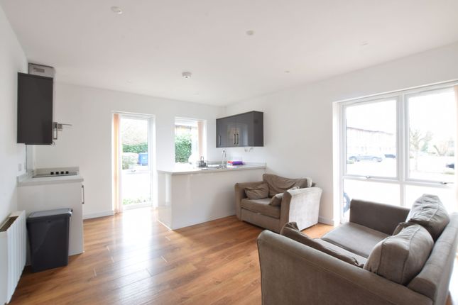 10a Lakesmere Close, Kidlington photo 2