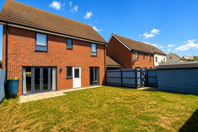 54, Barrett Way, South Ockendon photo 4