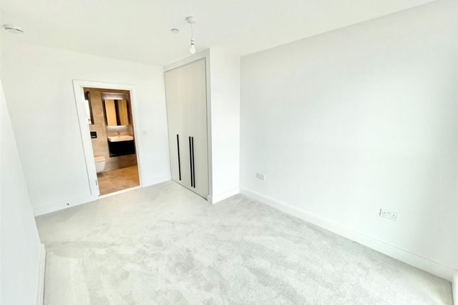 73, Darjeeling House, Memorial Avenue, Slough photo 4