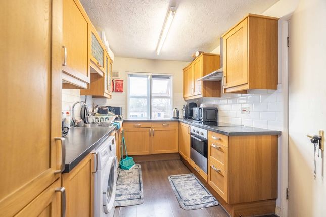 Flat 4, Belvue Court, 11 Cherry Lane, West Drayton photo 3