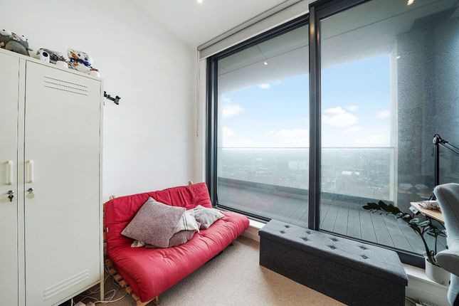Flat for sale in Legacy Tower, Stratford