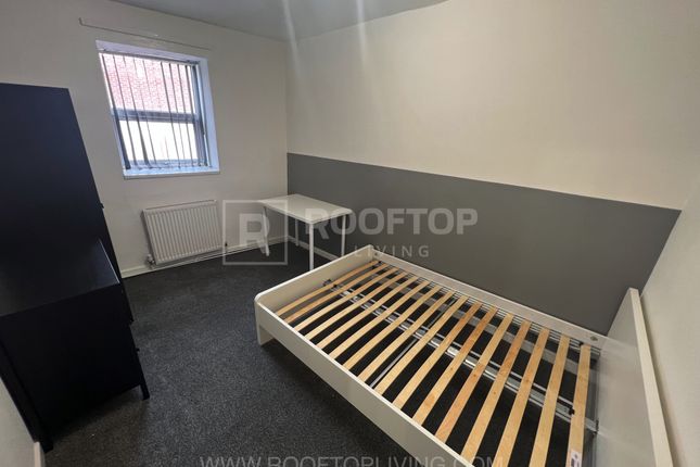 Terraced house to rent in Woodhouse Lane, Leeds