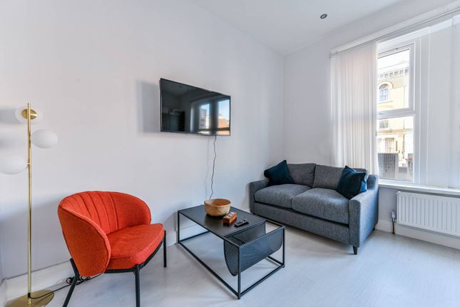 Flat for sale in Camberwell Road, Camberwell, London