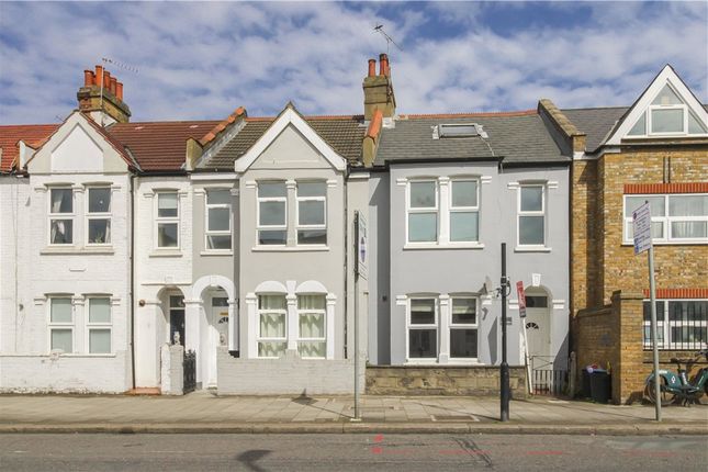Terraced house to rent in Park Villas, Blackshaw Road, London