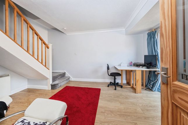 10, Campbell Close, BUCKINGHAM photo 4