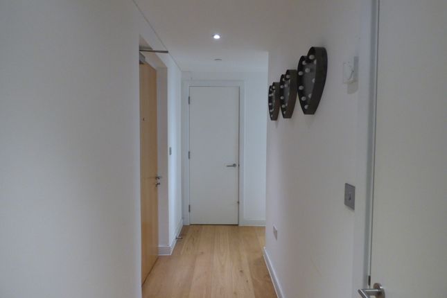 Flat to rent in SO14